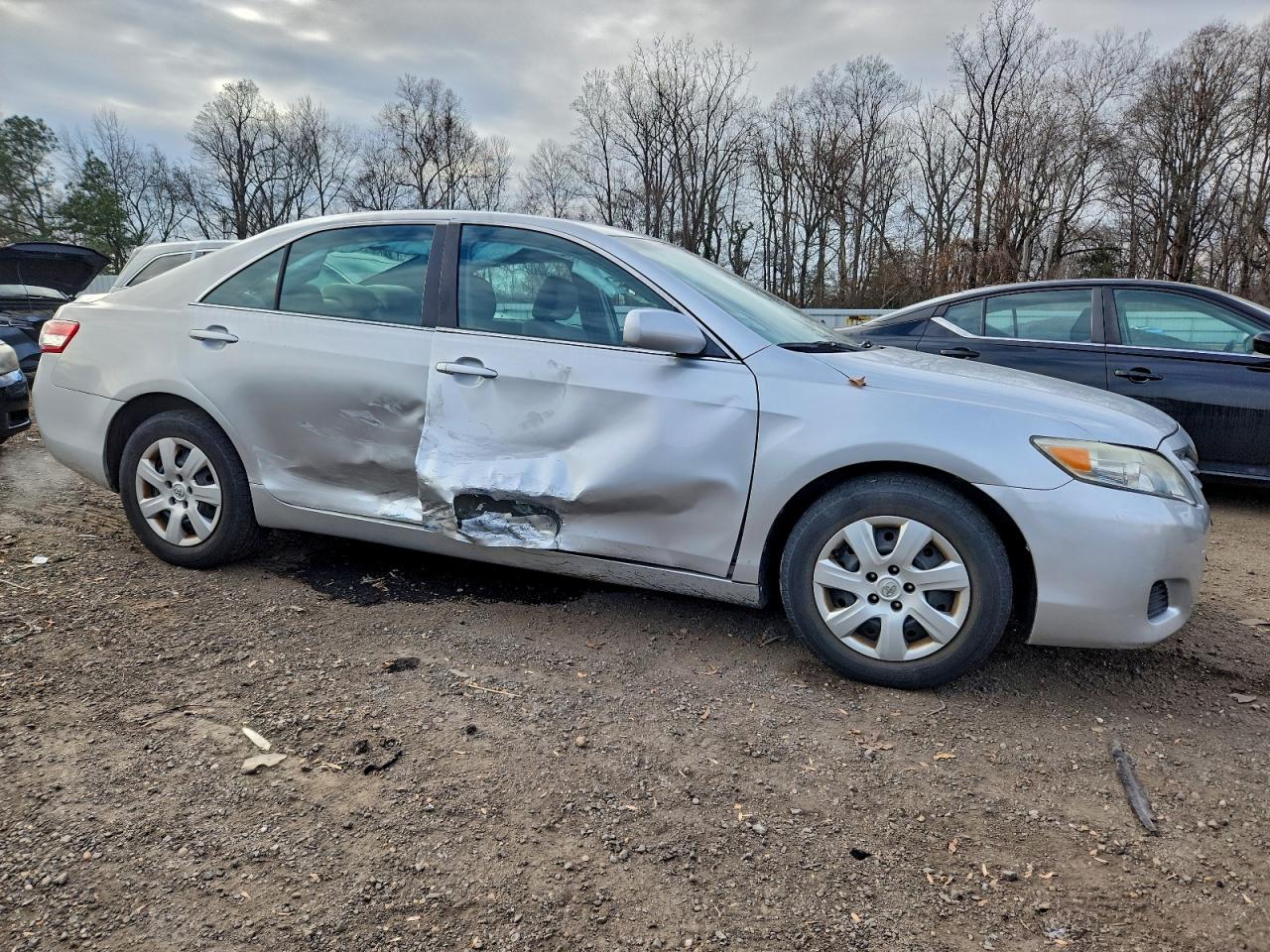 2010 TOYOTA CAMRY BASE photo 7