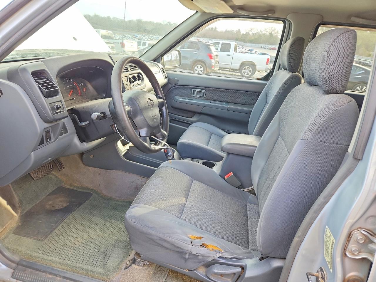 2001 NISSAN FRONTIER CREW CAB XE photo 13