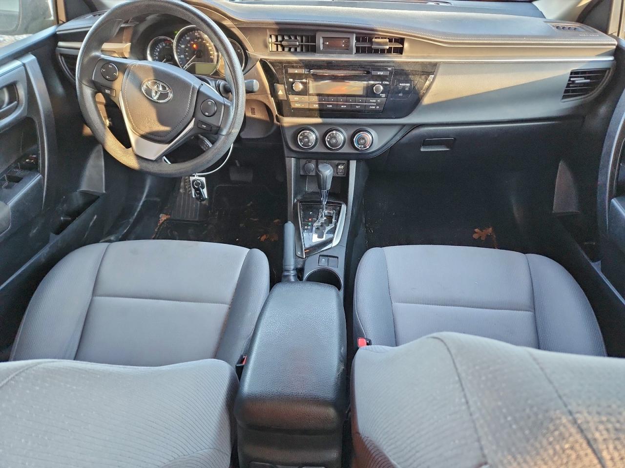 2015 TOYOTA COROLLA L photo 8