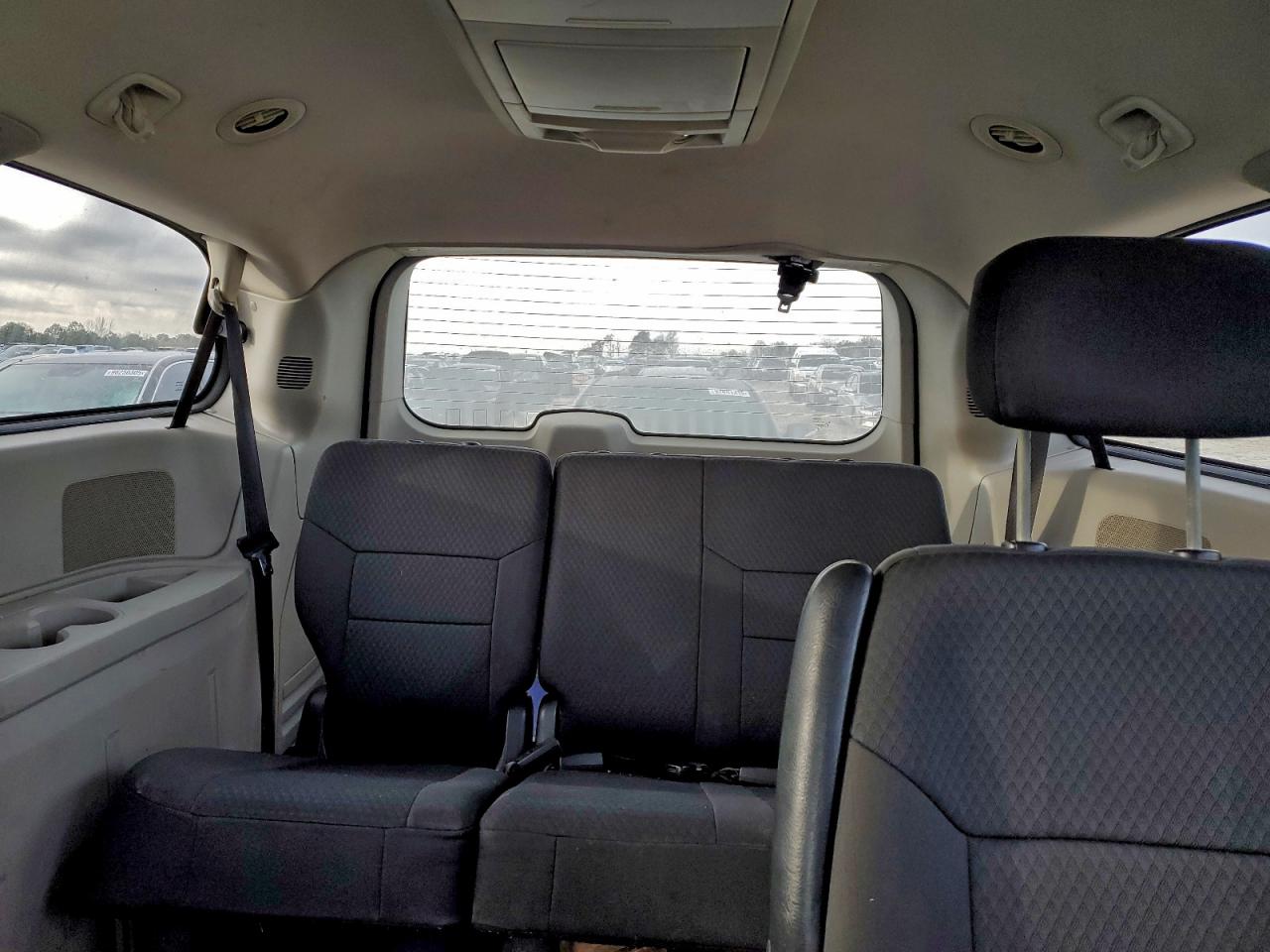 2010 DODGE GRAND CARAVAN SXT photo 10