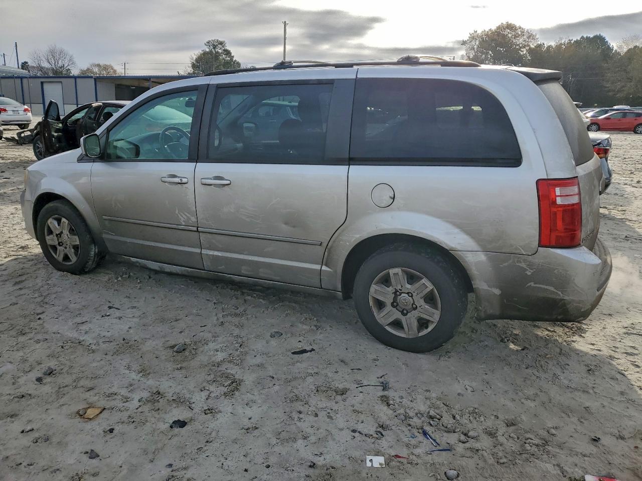 2010 DODGE GRAND CARAVAN SXT photo 2