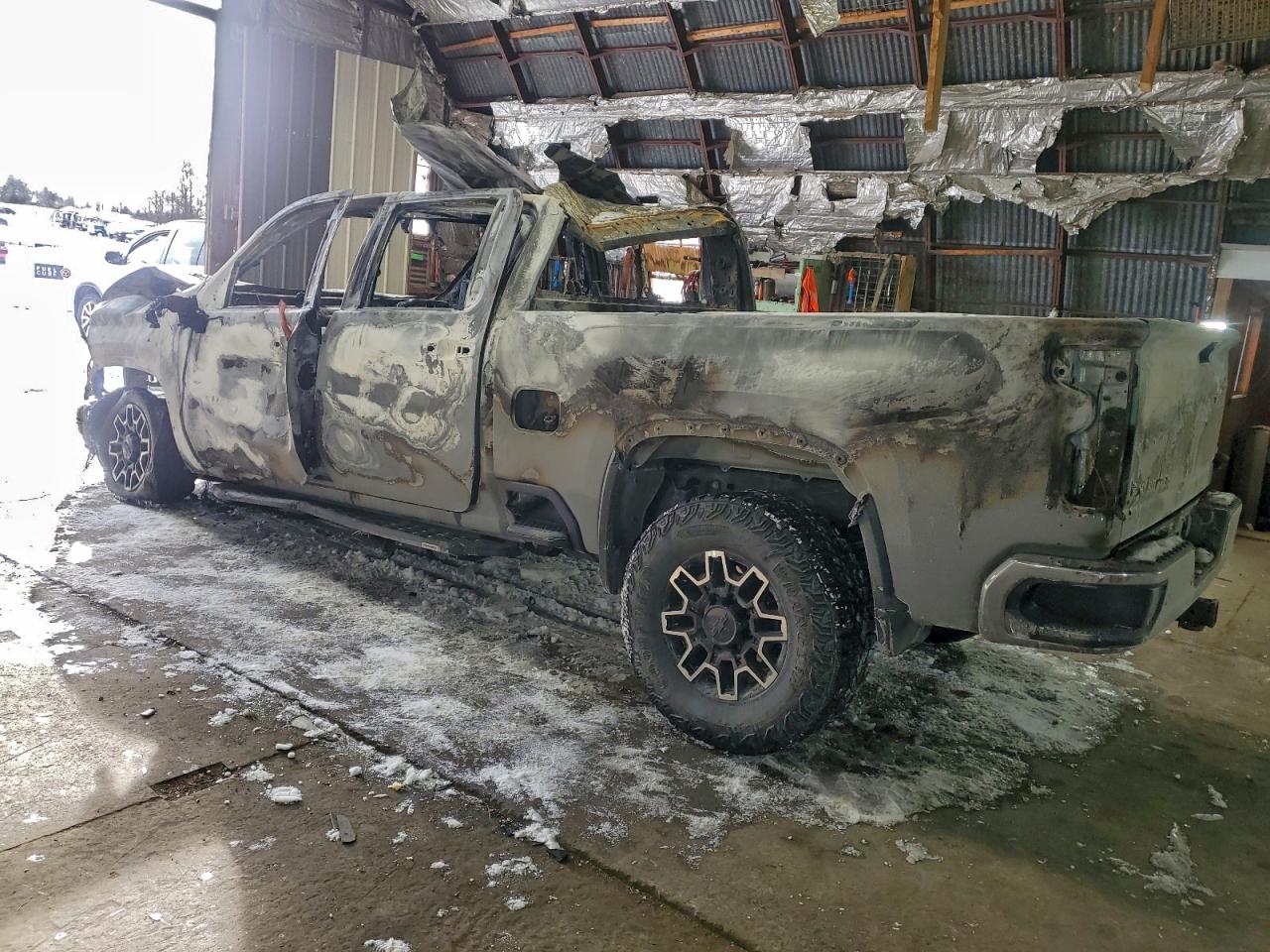 2024 CHEVROLET SILVERADO K3500 LT photo 4