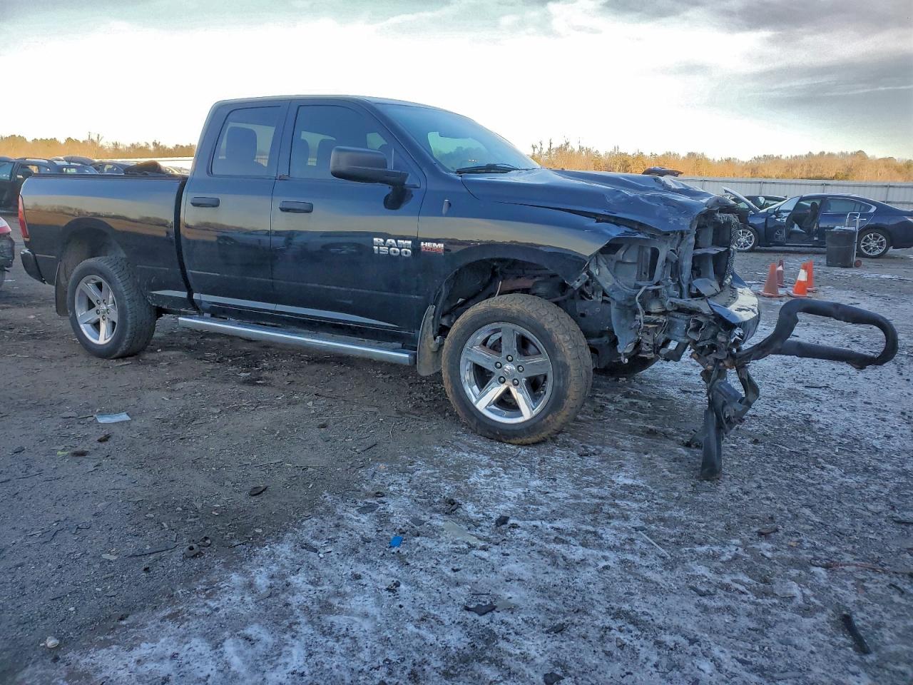 2015 RAM 1500 ST photo 7
