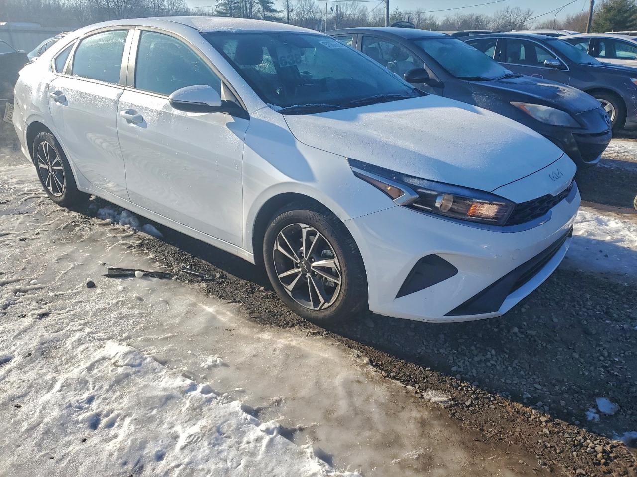 2024 KIA FORTE LX photo 4