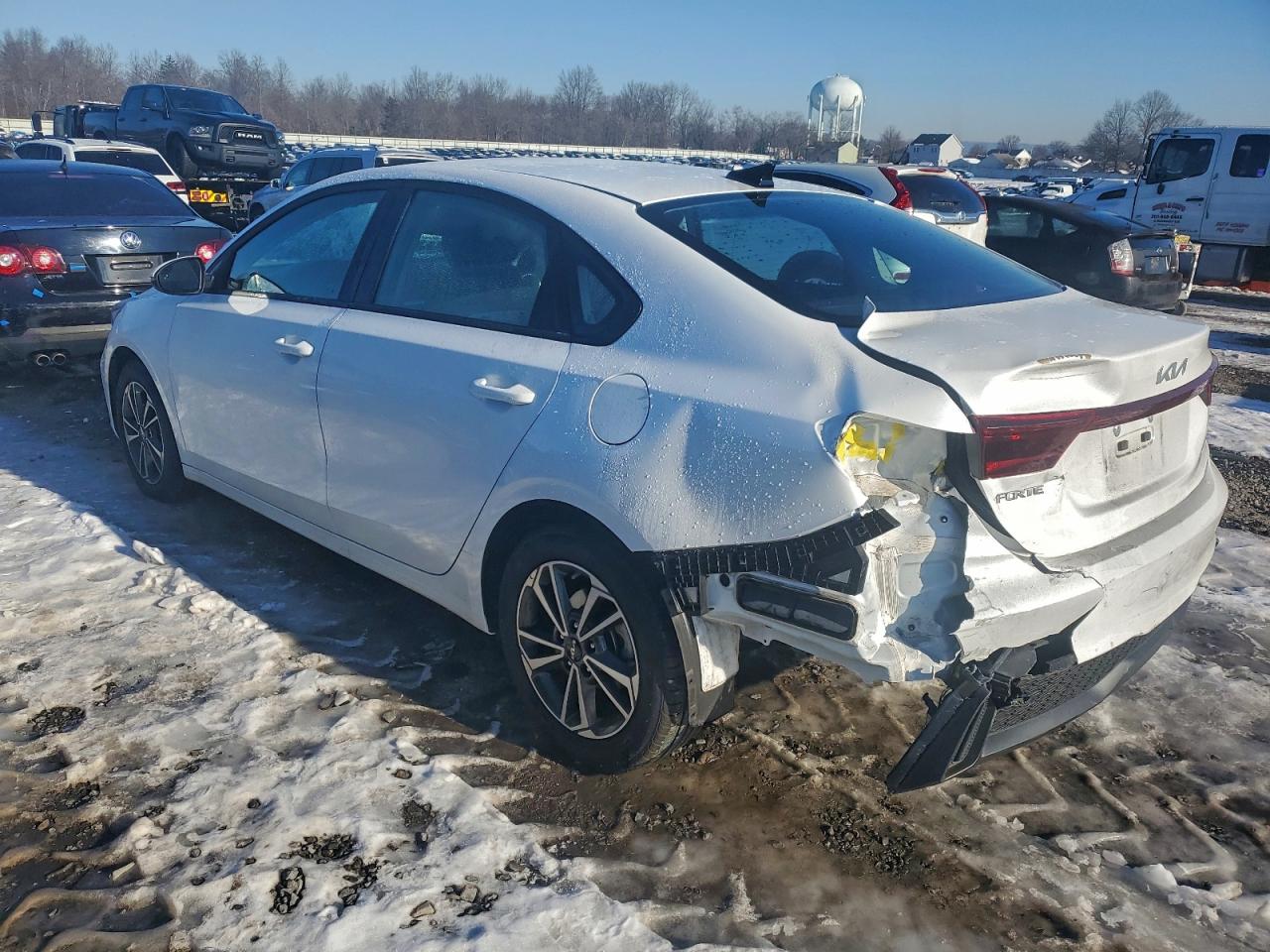 2024 KIA FORTE LX photo 2