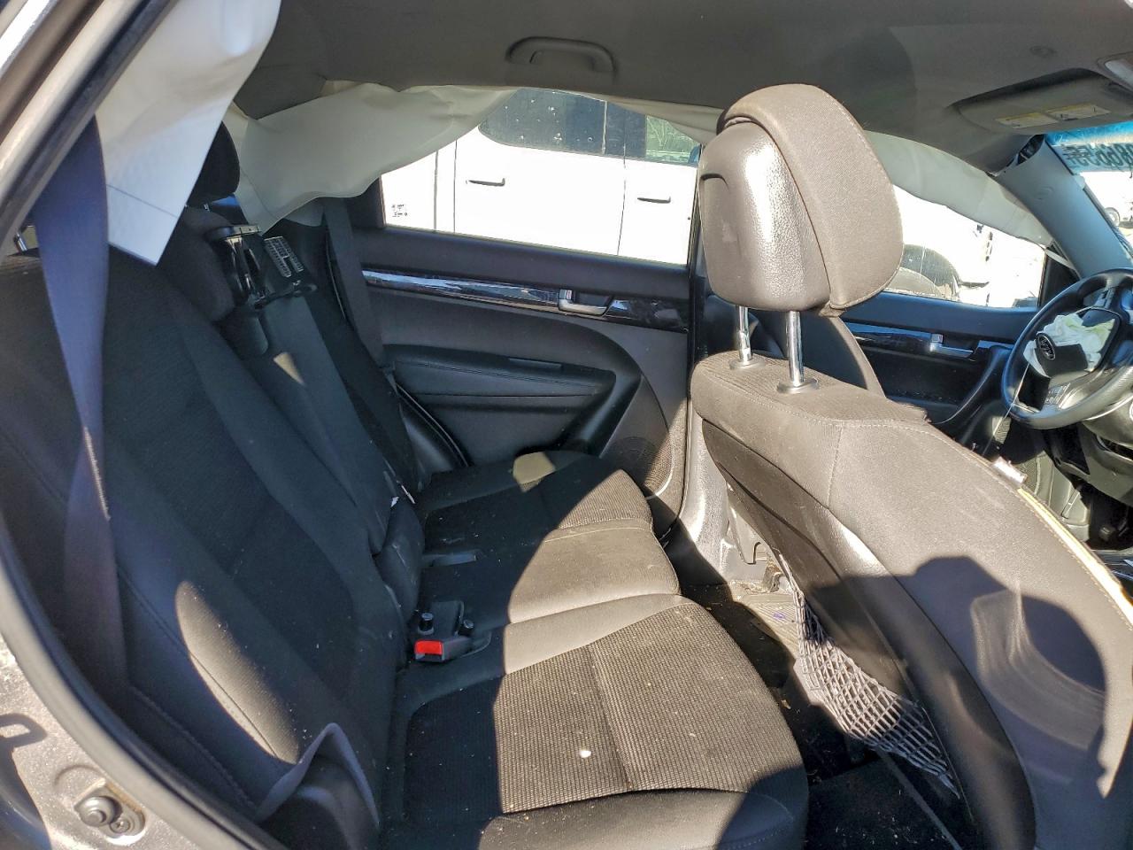 2014 KIA SORENTO LX photo 21