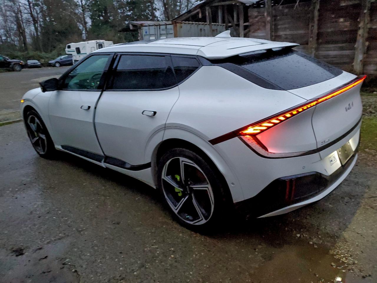 2024 KIA EV6 GT photo 3