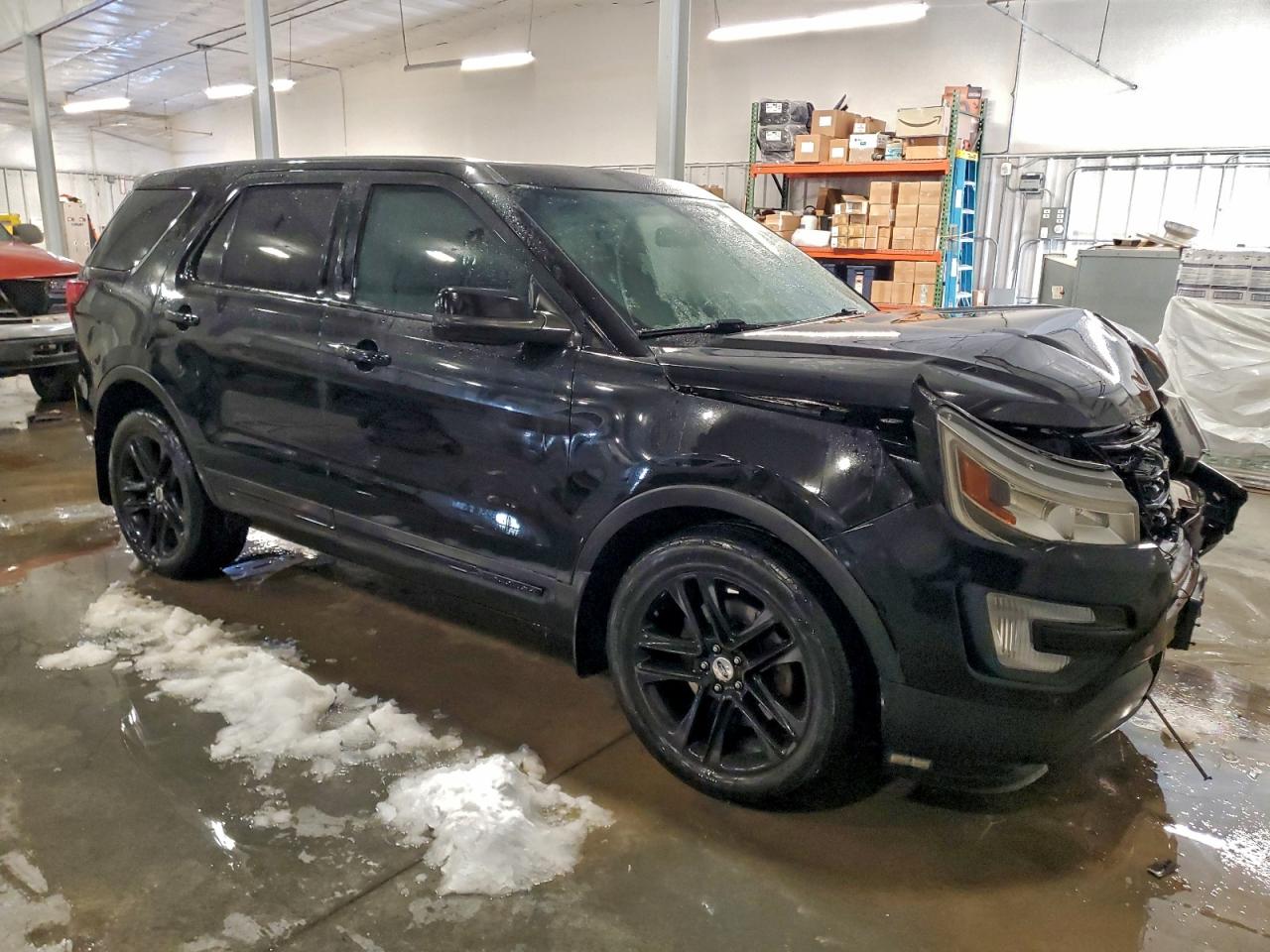 2016 FORD EXPLORER XLT photo 4