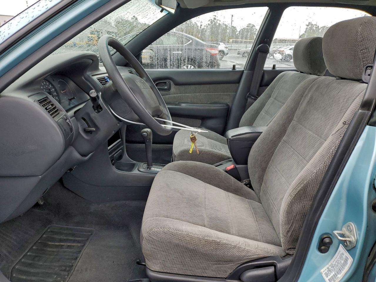 1995 TOYOTA COROLLA LE photo 13