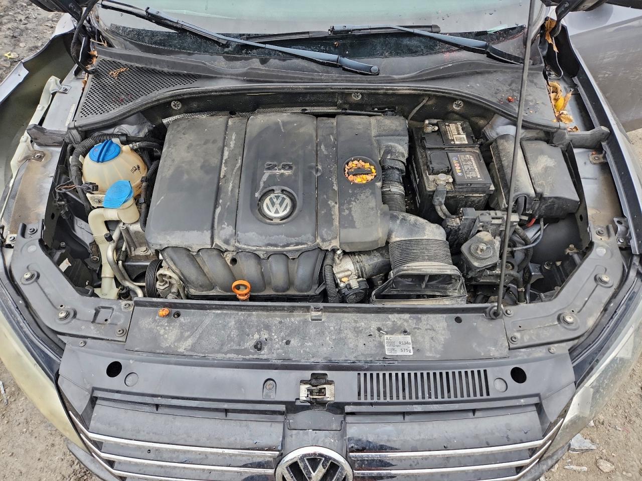 2012 VOLKSWAGEN PASSAT SE photo 31