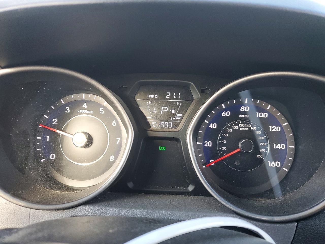 2016 HYUNDAI ELANTRA SE photo 9