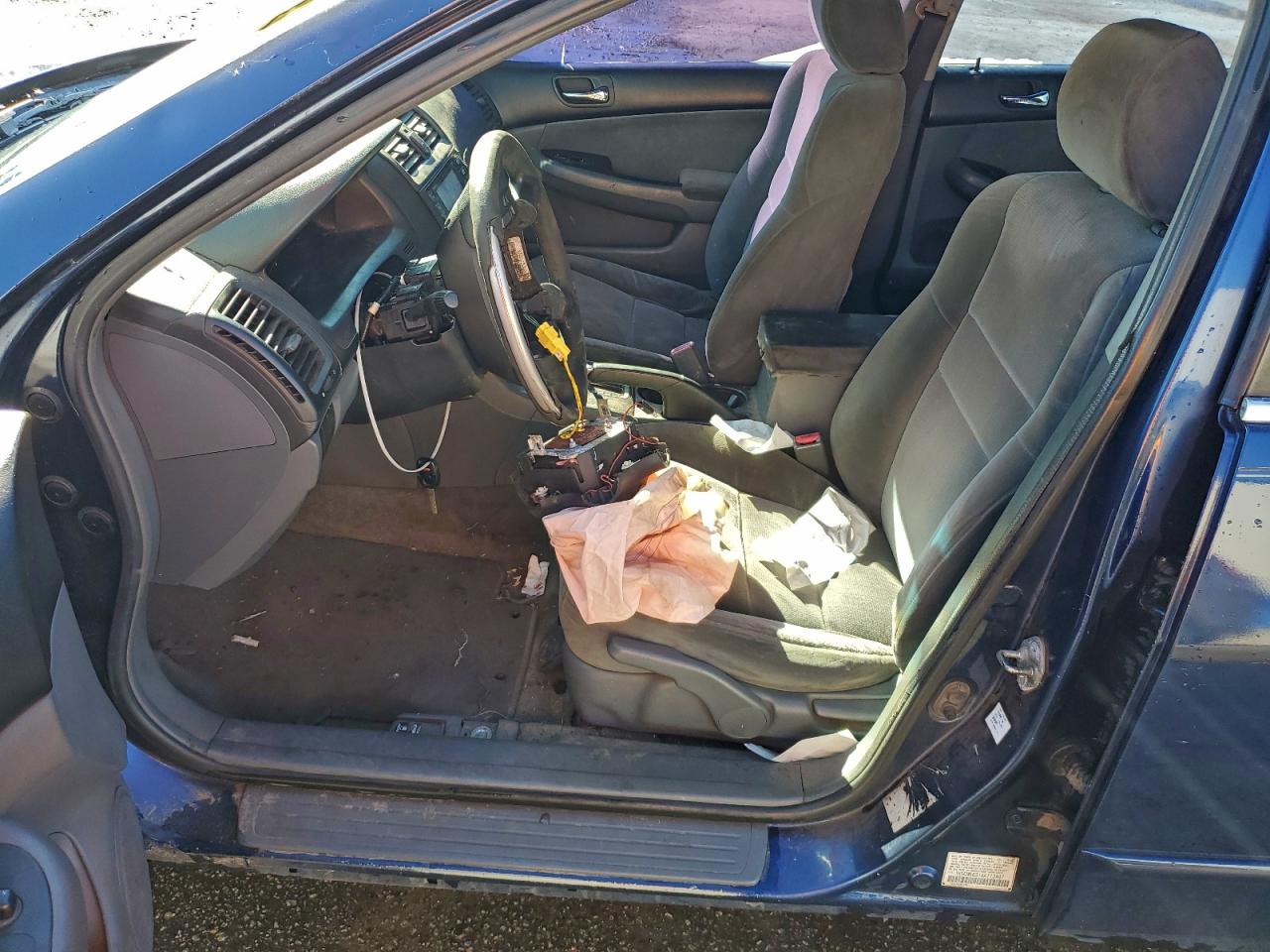 2004 HONDA ACCORD LX photo 19