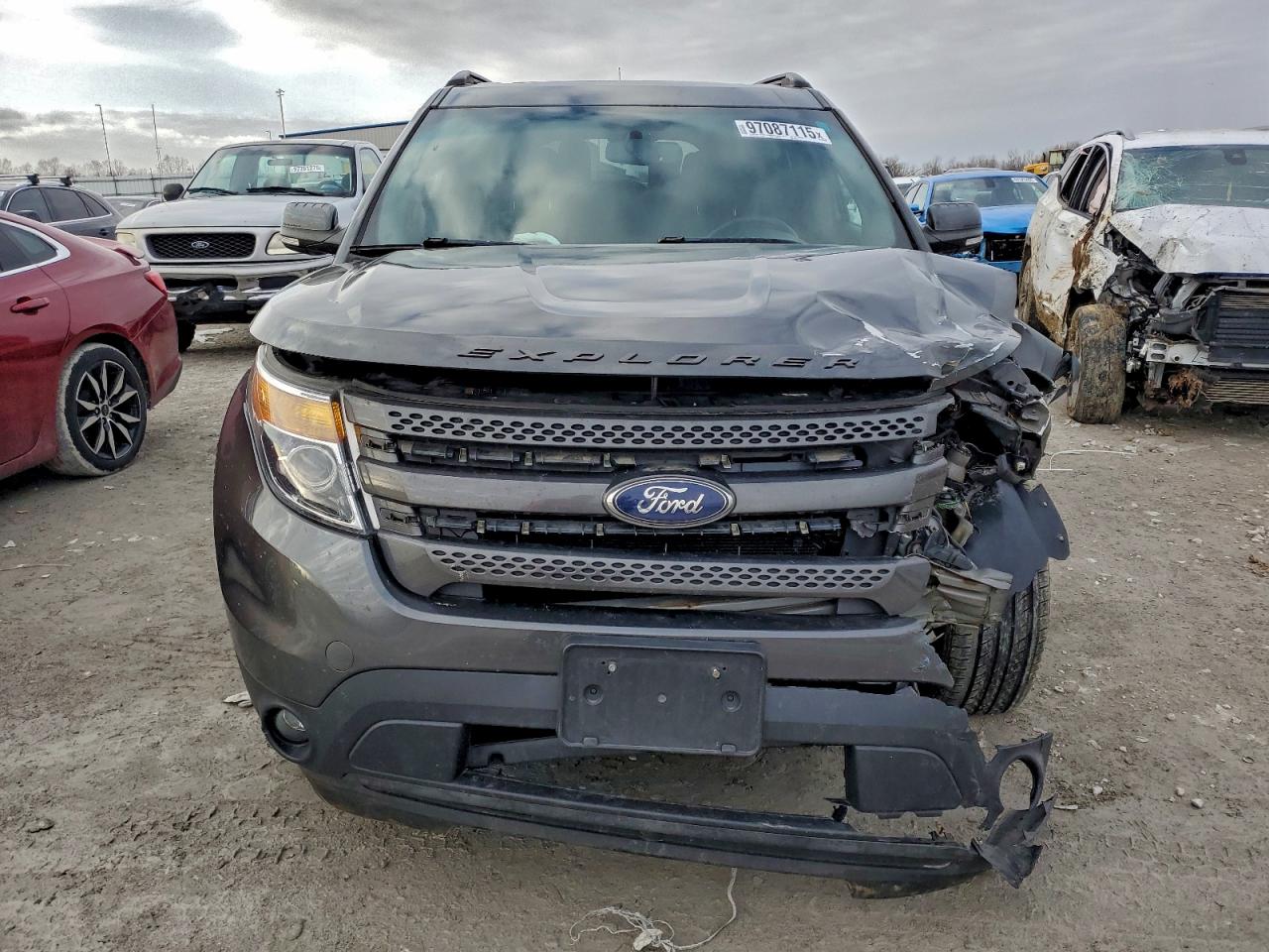 2015 FORD EXPLORER XLT photo 13