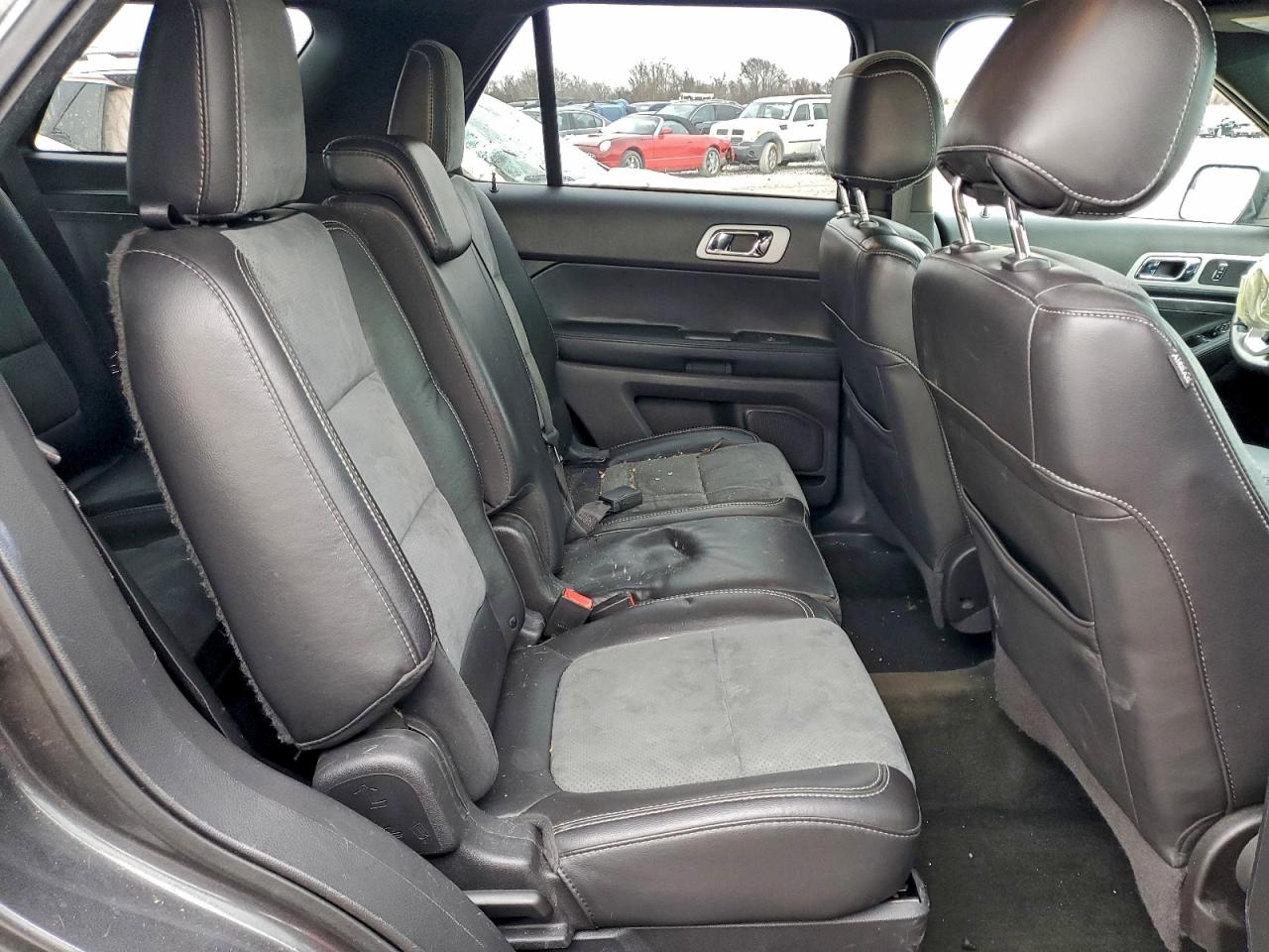 2015 FORD EXPLORER XLT photo 31