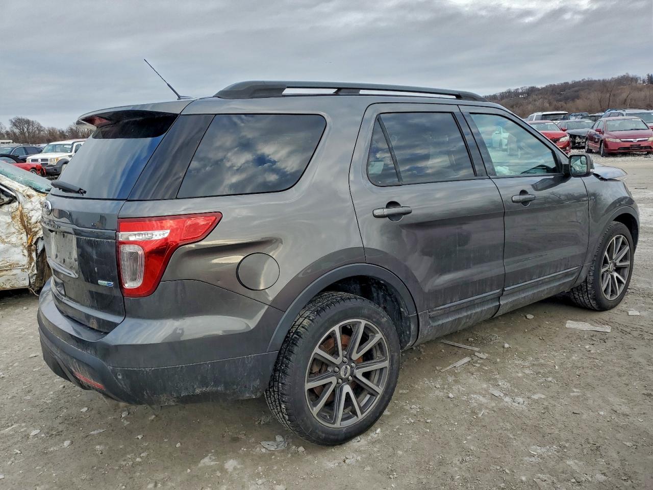 2015 FORD EXPLORER XLT photo 7