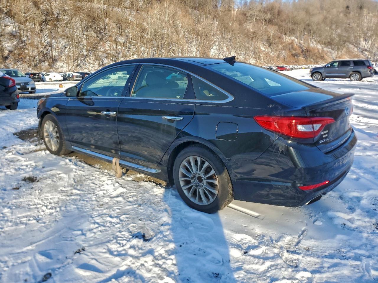 2015 HYUNDAI SONATA SPORT photo 2