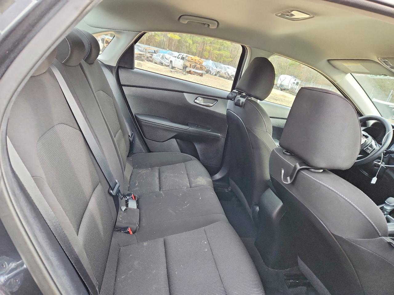 2021 KIA FORTE FE photo 19