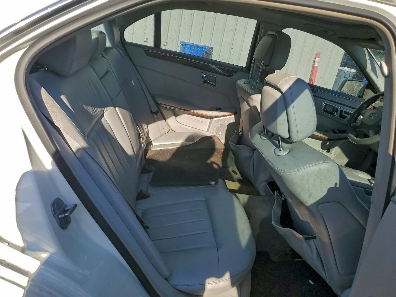 2010 MERCEDES-BENZ E 350 photo 10