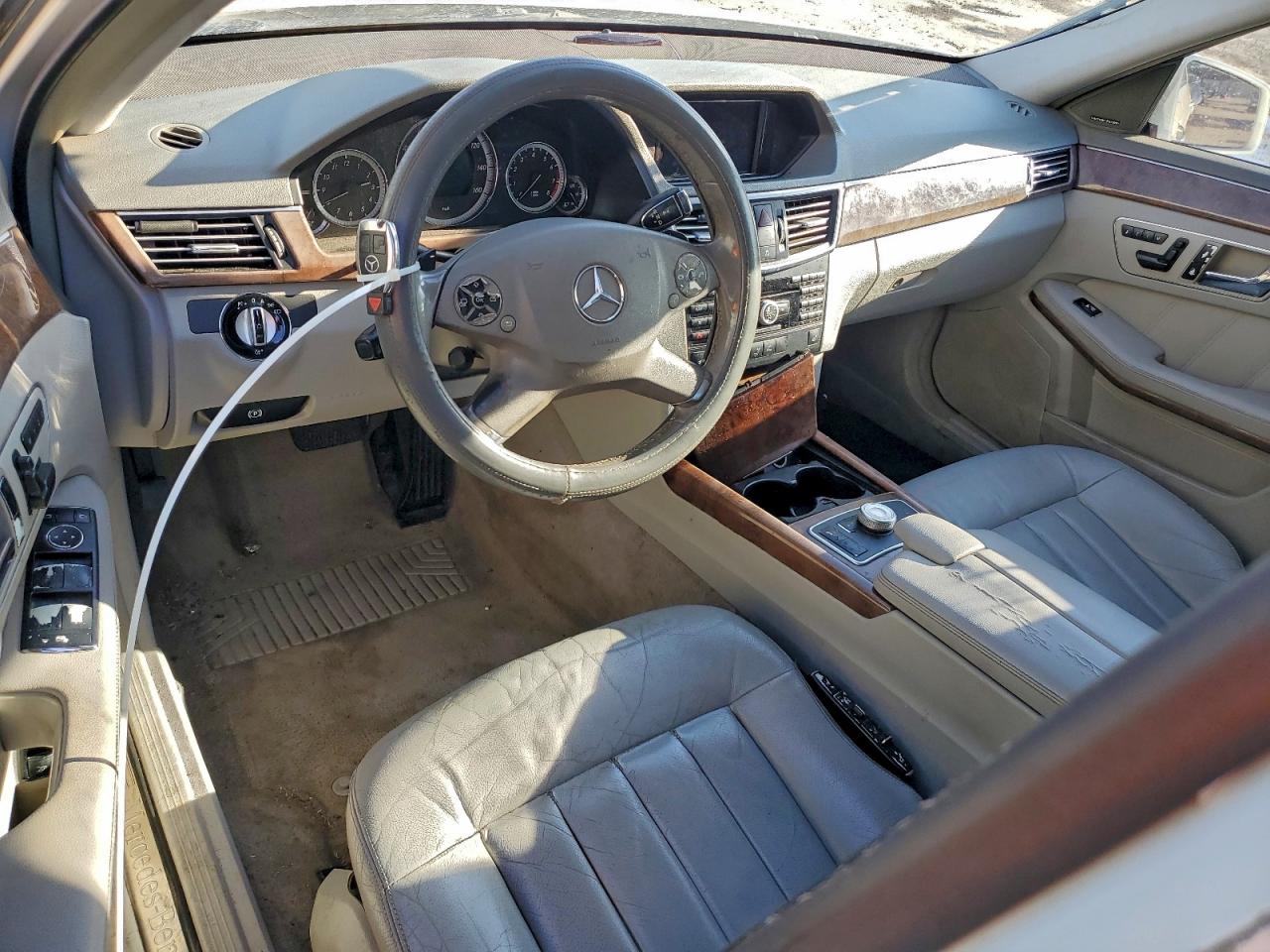 2010 MERCEDES-BENZ E 350 photo 8