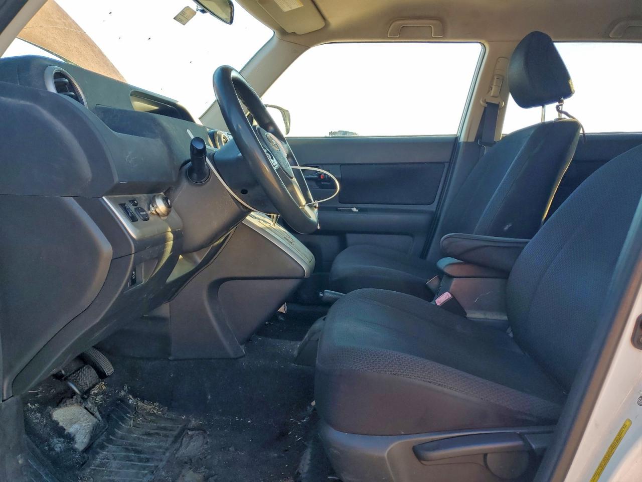 2010 TOYOTA SCION XB photo 7