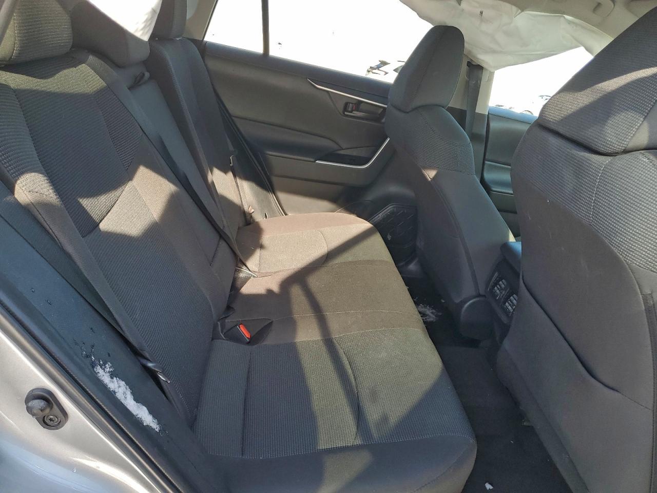 2022 TOYOTA RAV4 LE photo 11