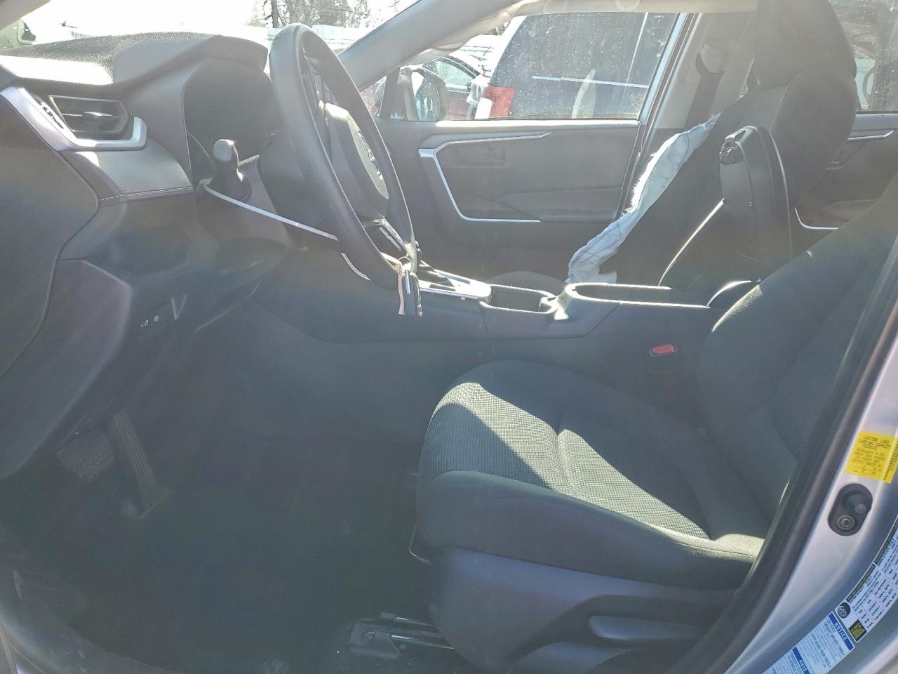 2022 TOYOTA RAV4 LE photo 7