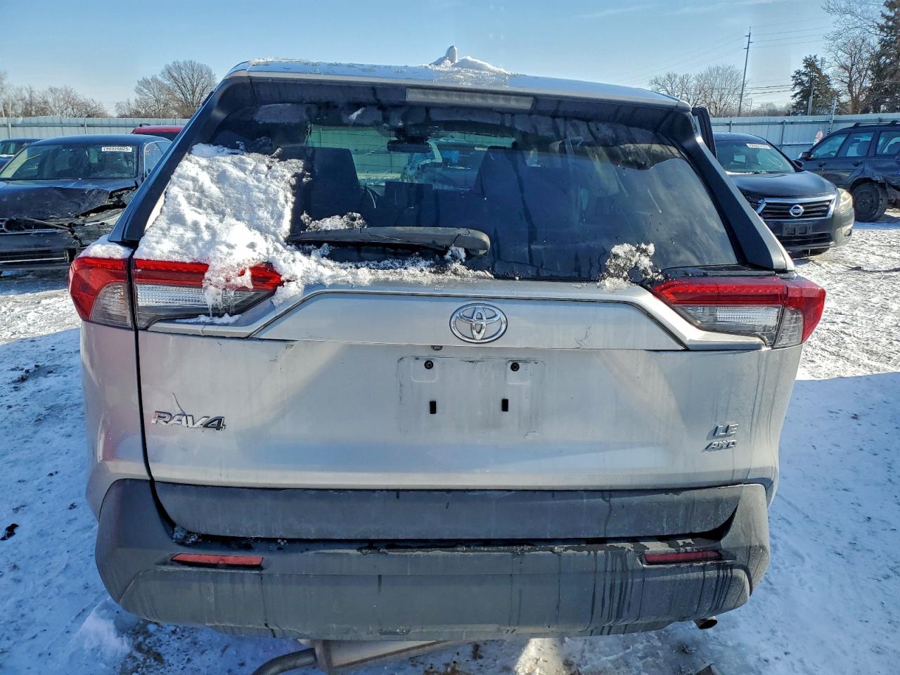 2022 TOYOTA RAV4 LE photo 6