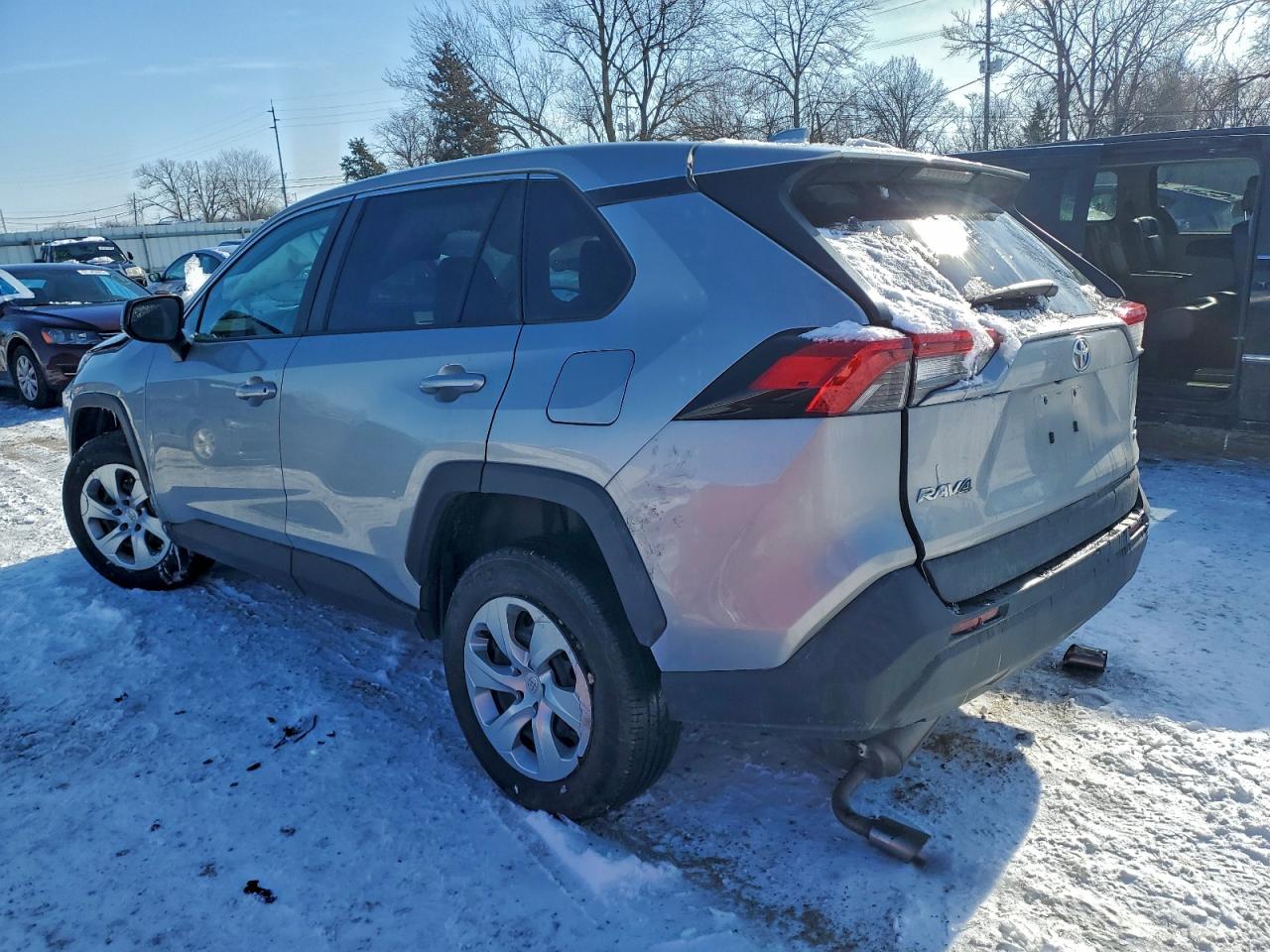 2022 TOYOTA RAV4 LE photo 2