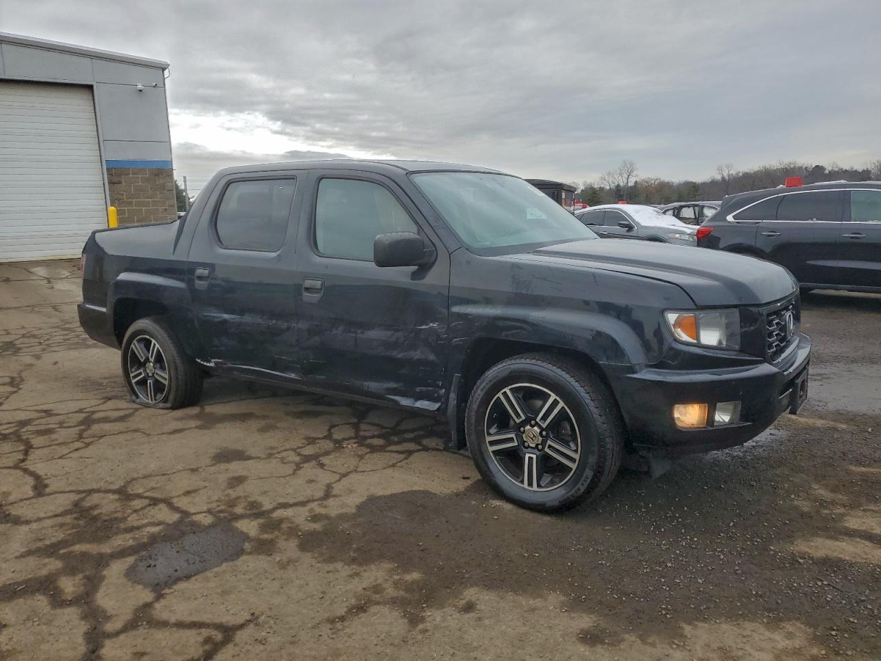 2013 HONDA RIDGELINE SPORT photo 4
