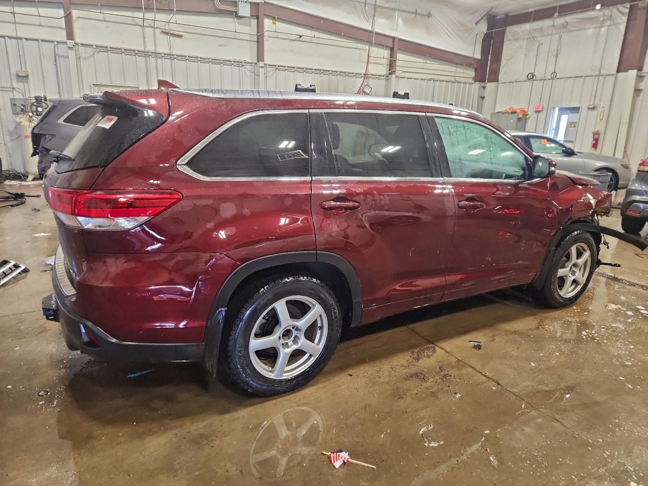 2017 TOYOTA HIGHLANDER SE photo 5