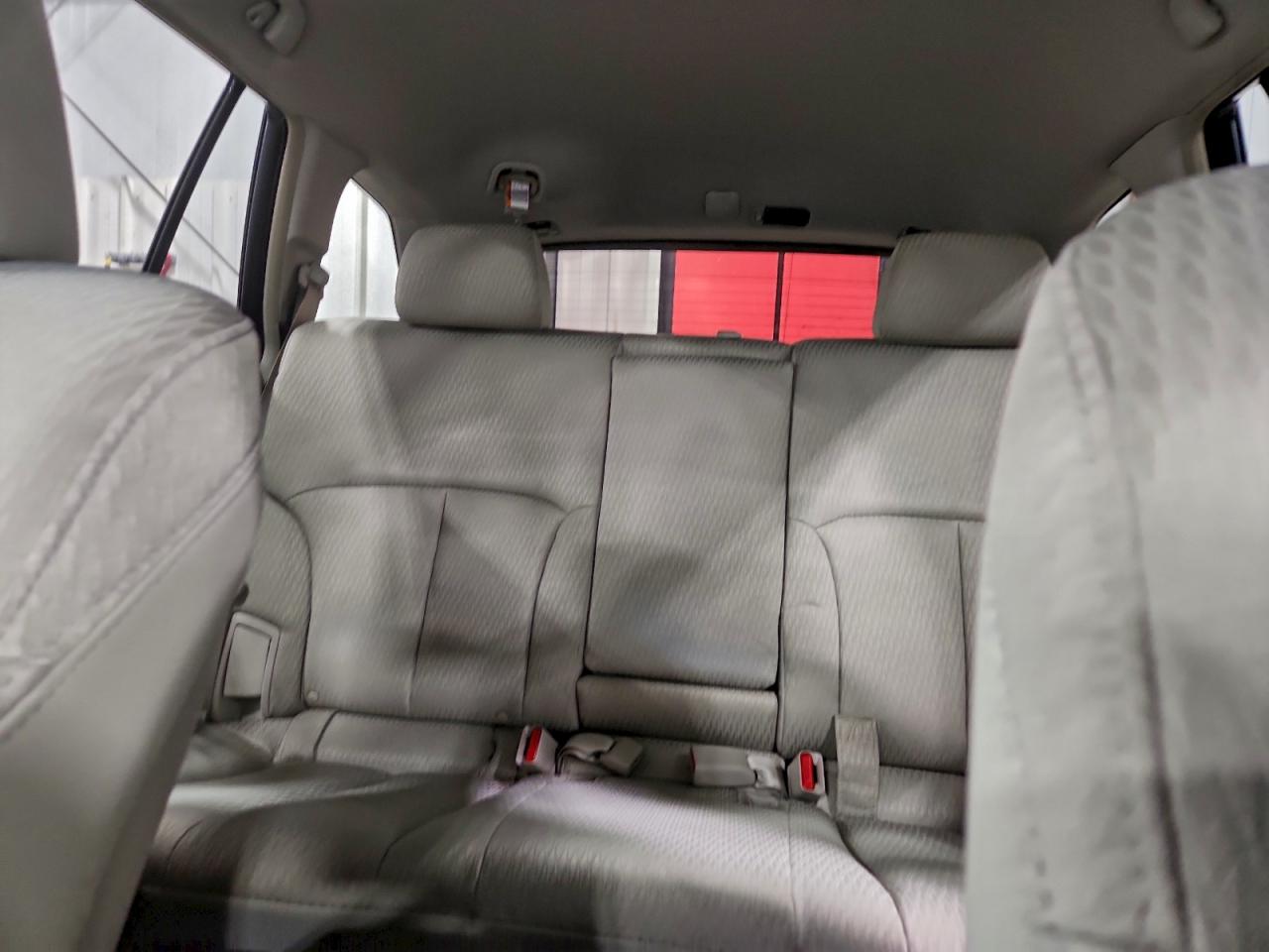2010 SUBARU OUTBACK 2.5I PREMIUM photo 19