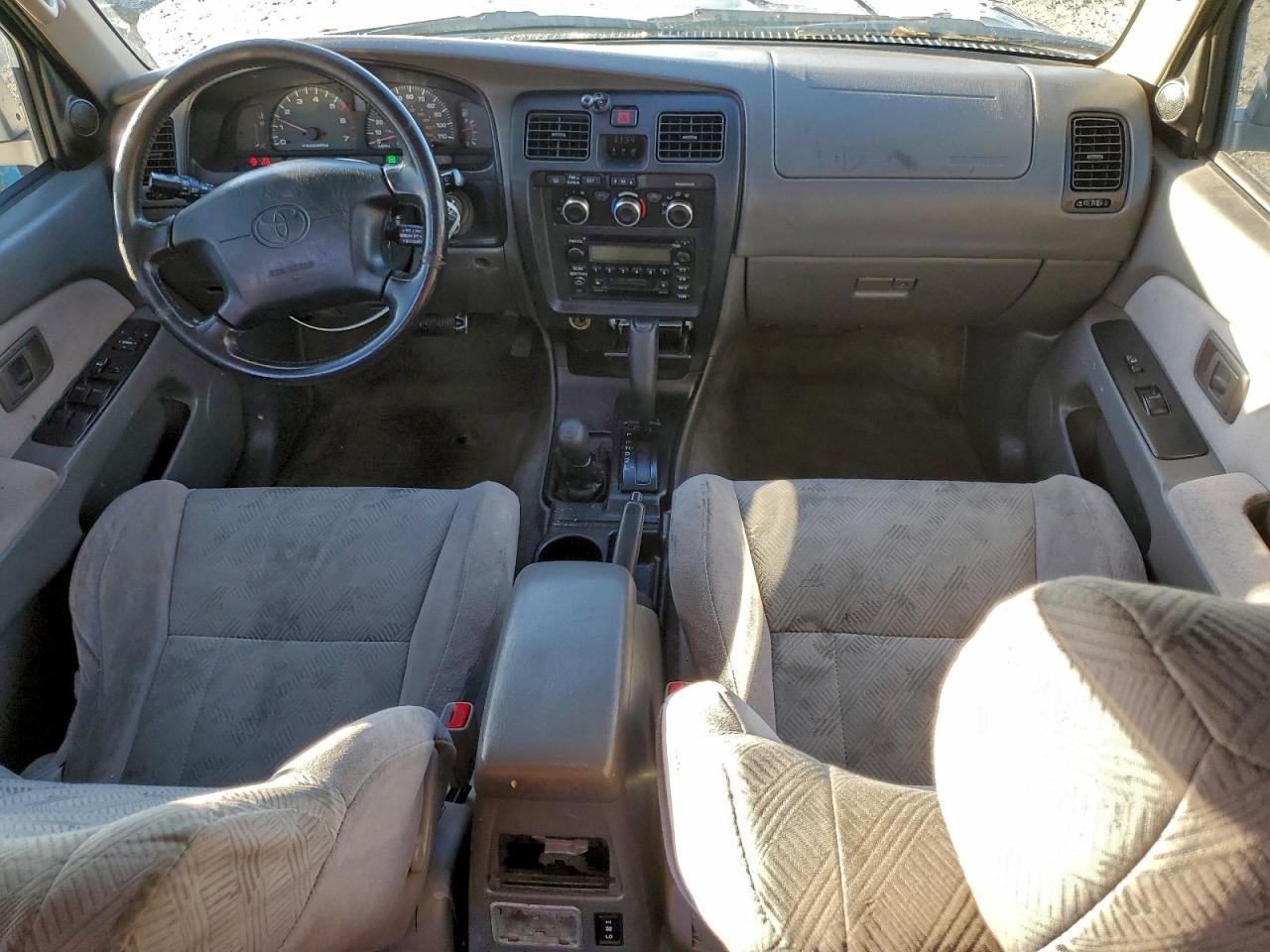 2002 TOYOTA 4RUNNER SR5 photo 15