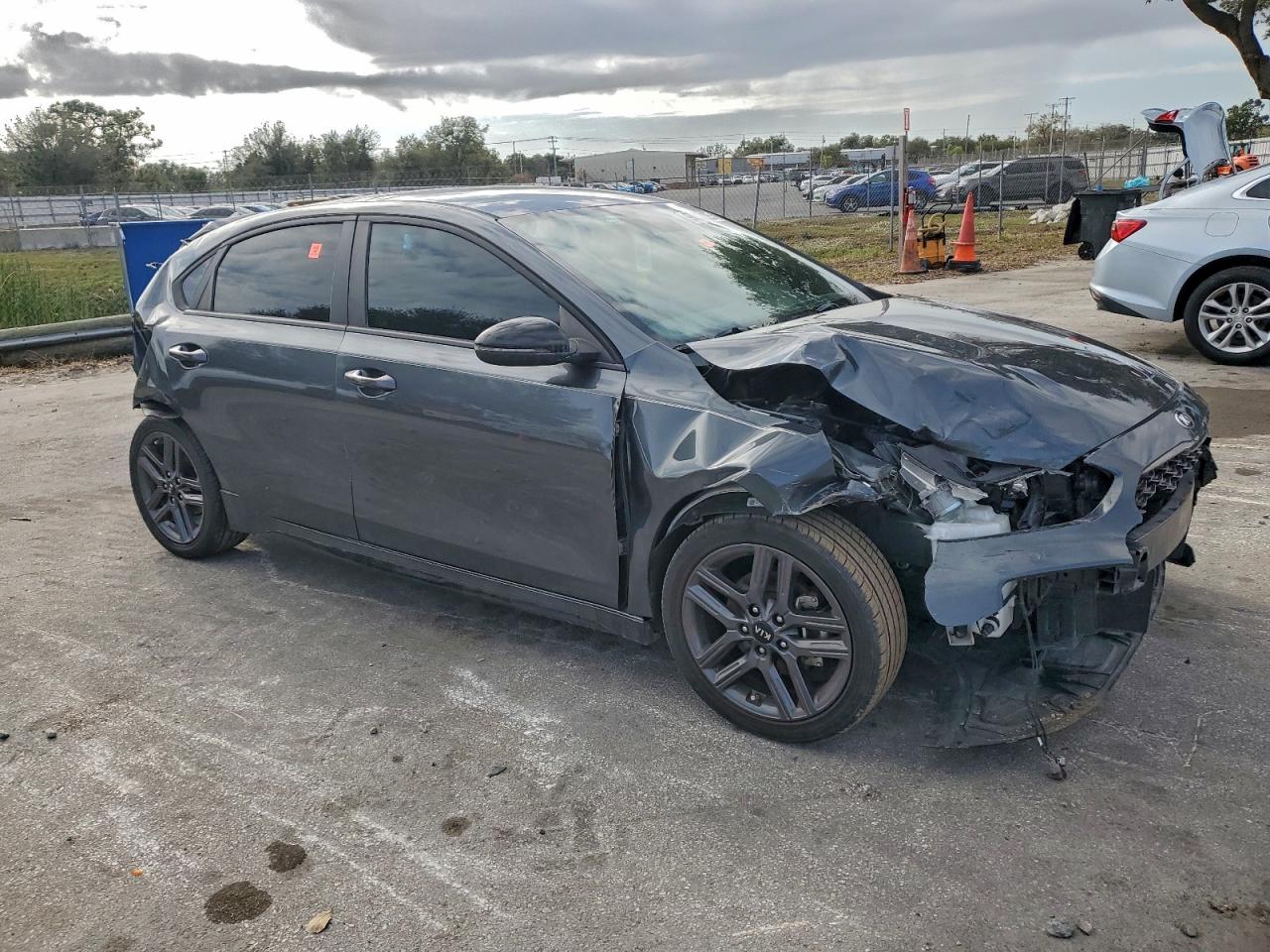 2021 KIA FORTE GT LINE photo 4
