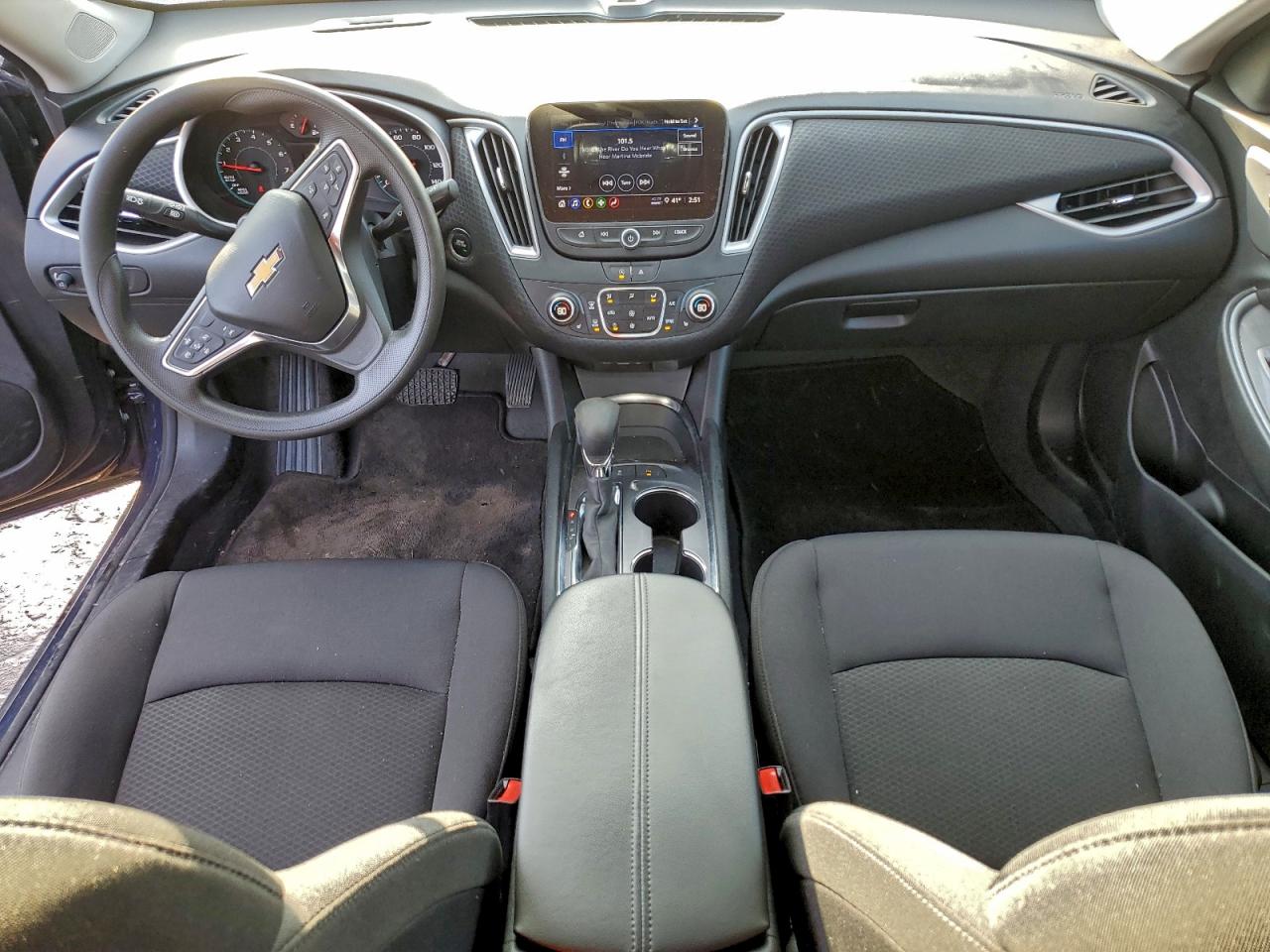 2025 CHEVROLET MALIBU LT photo 8