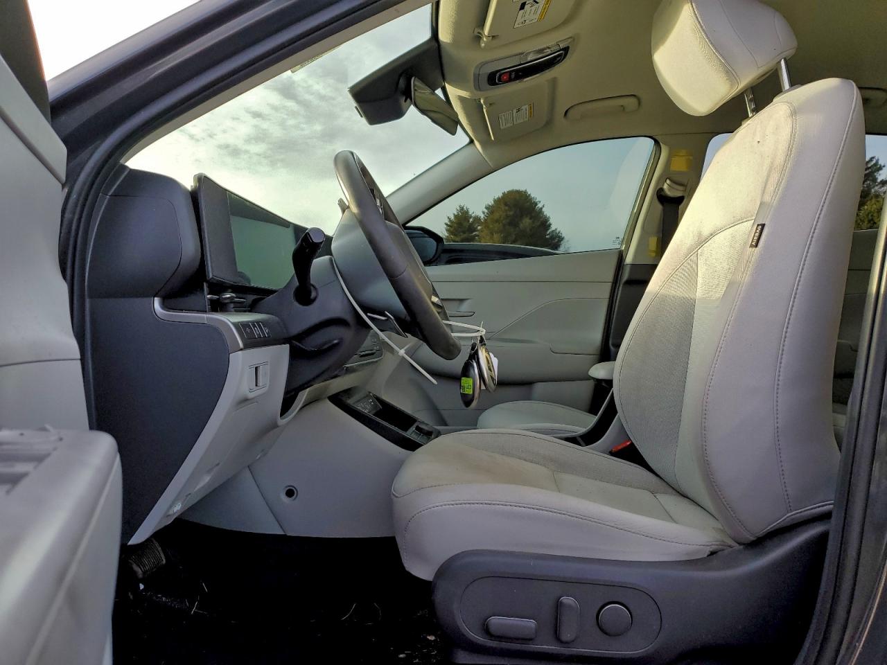 2024 HYUNDAI KONA SEL photo 13