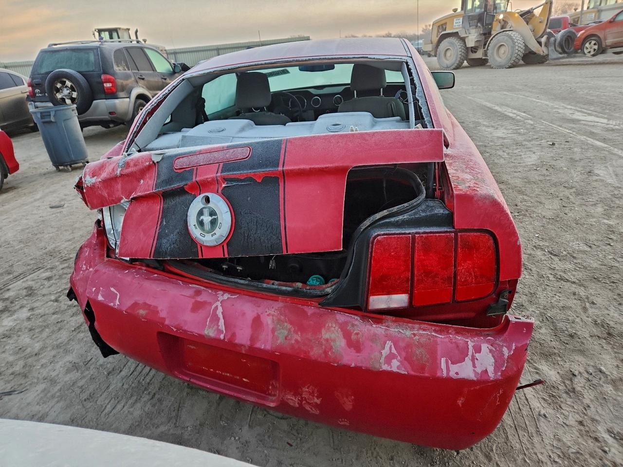 2005 FORD MUSTANG photo 16