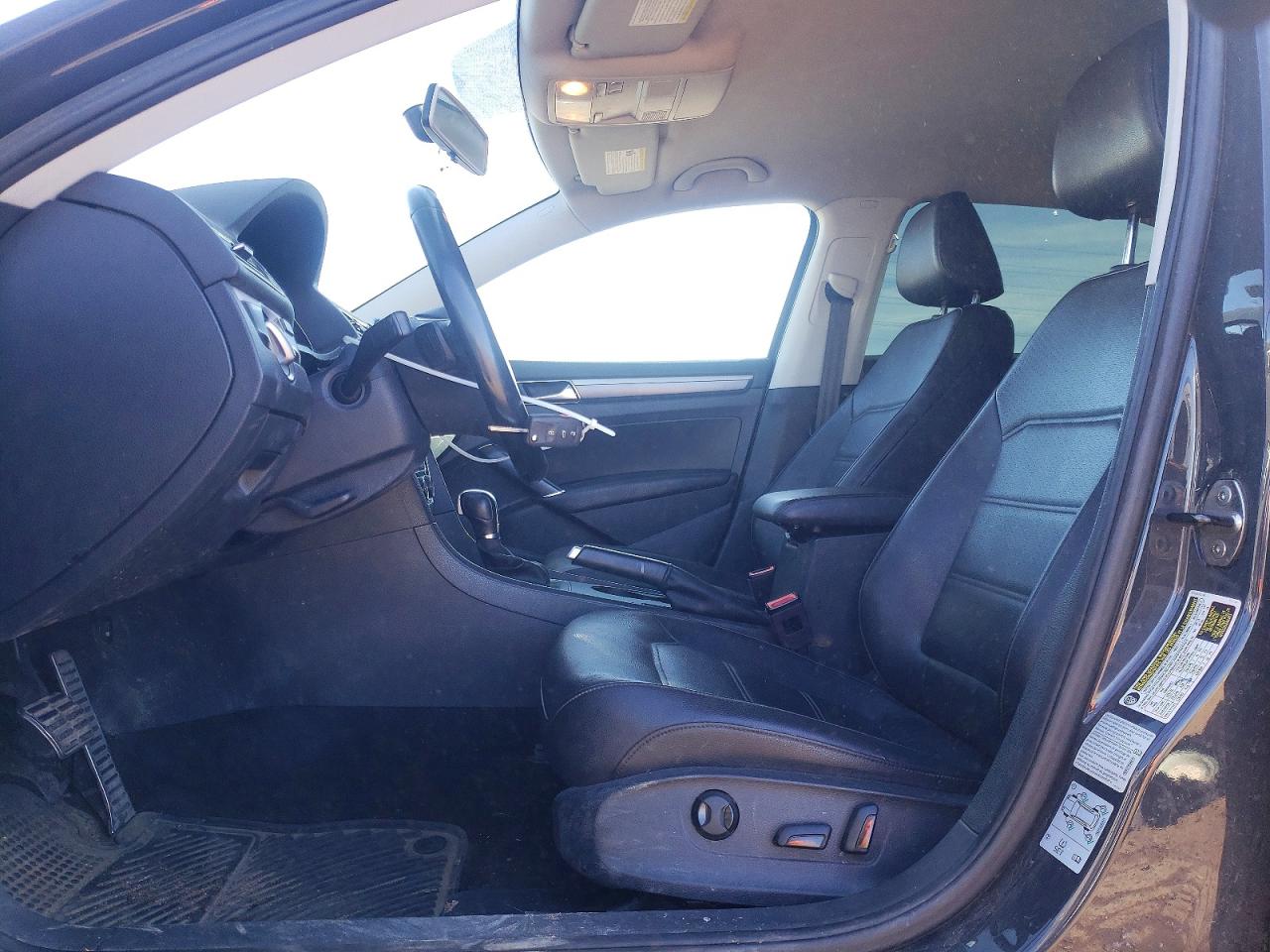 2018 VOLKSWAGEN PASSAT S photo 7