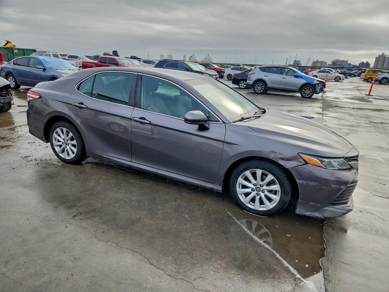 2020 TOYOTA CAMRY LE photo 4