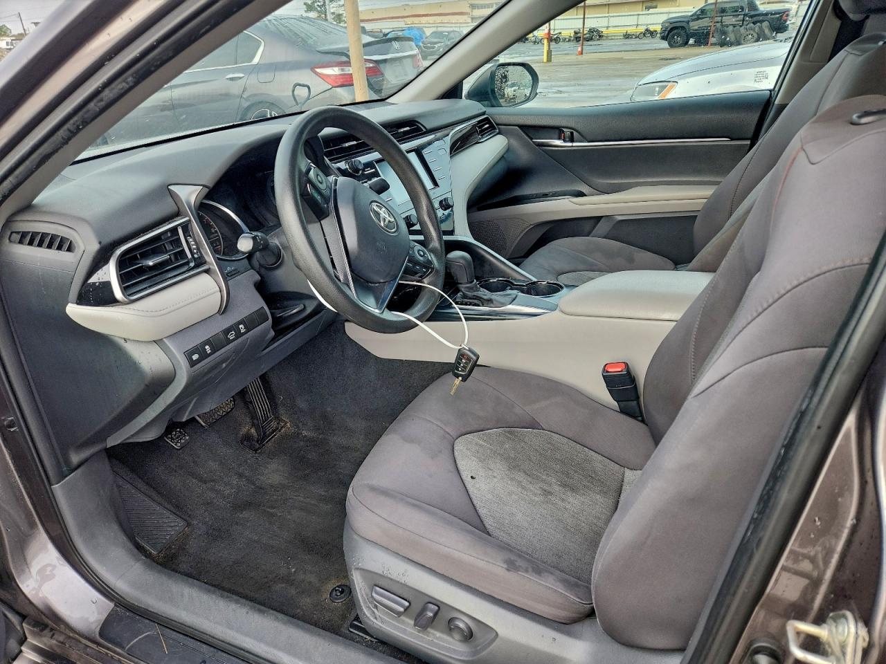 2020 TOYOTA CAMRY LE photo 7