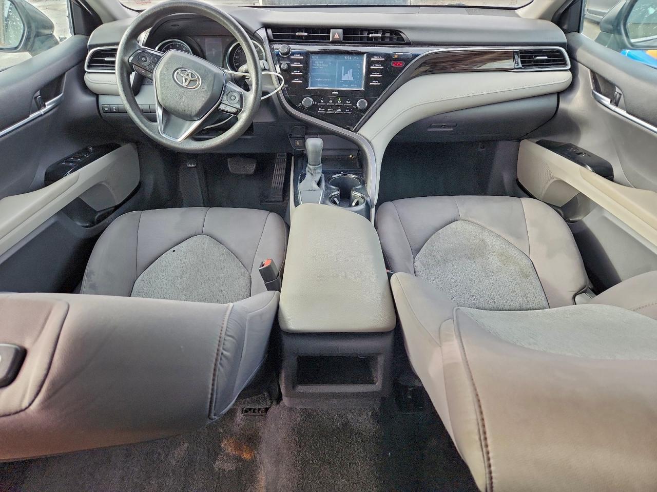 2020 TOYOTA CAMRY LE photo 8