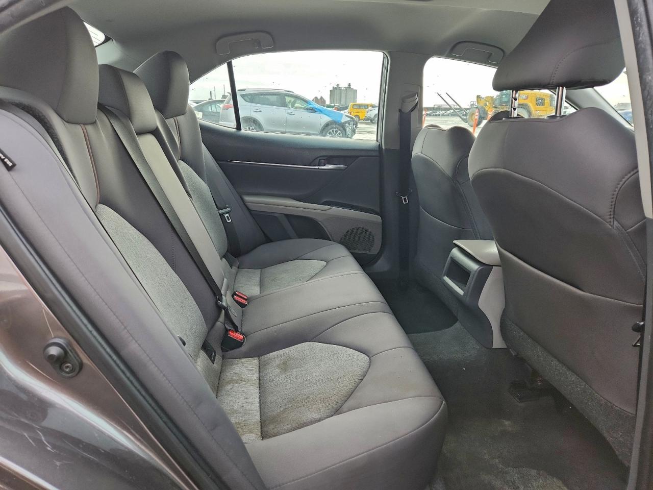 2020 TOYOTA CAMRY LE photo 10