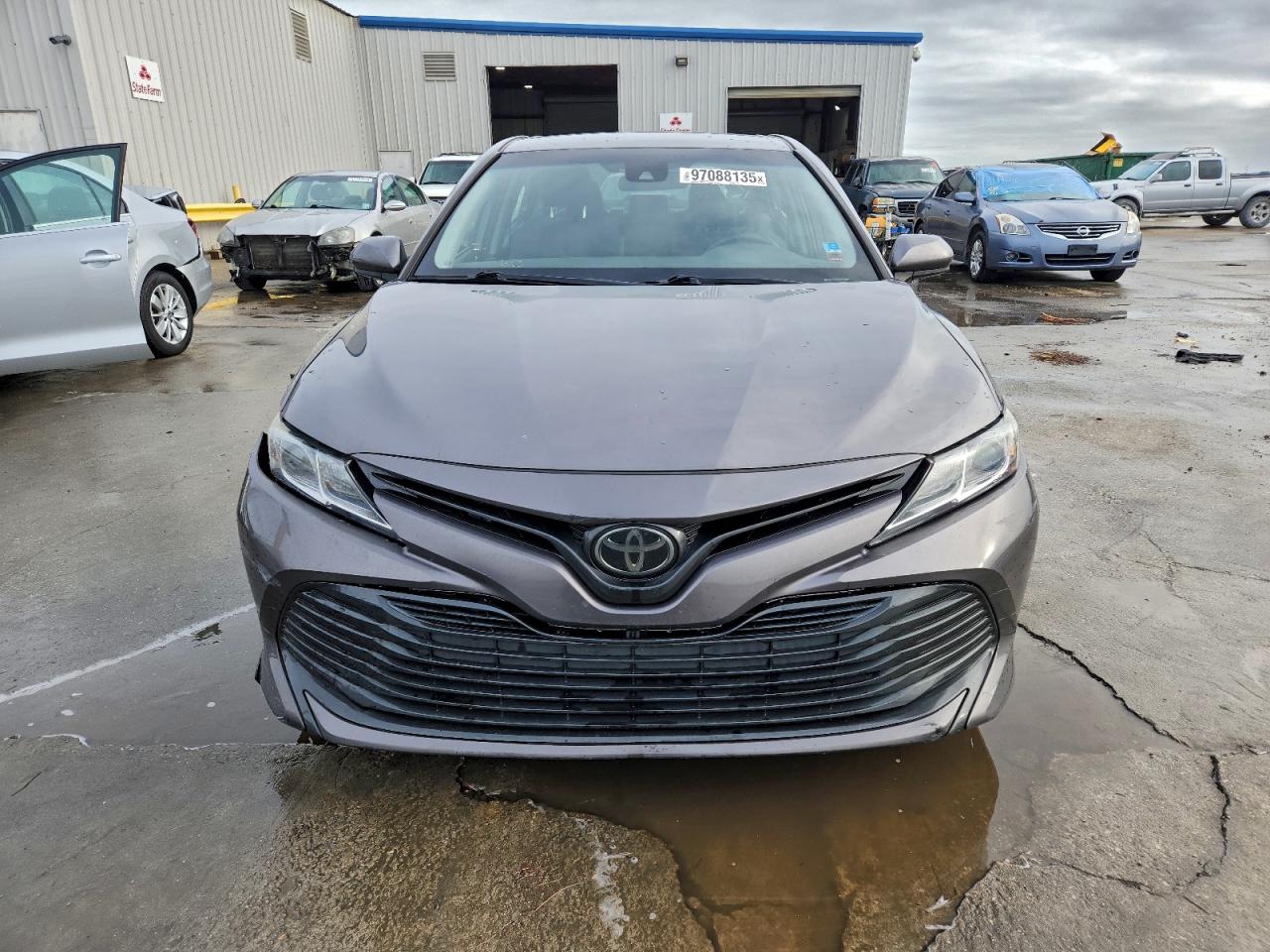2020 TOYOTA CAMRY LE photo 5