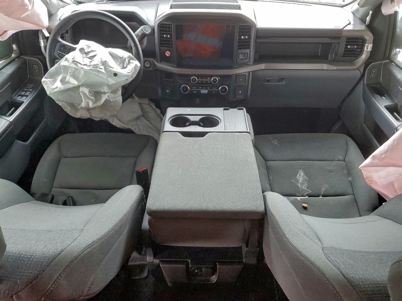 2025 FORD F150 XLT photo 8