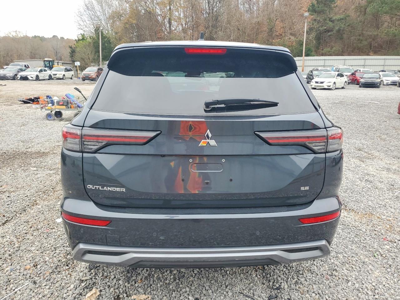 2025 MITSUBISHI OUTLANDER SE photo 6