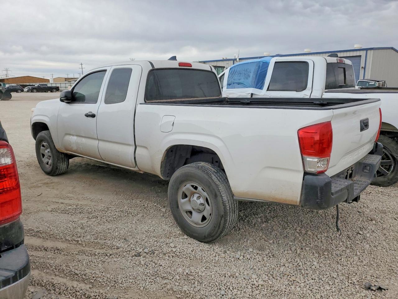 2017 TOYOTA TACOMA ACCESS CAB photo 2