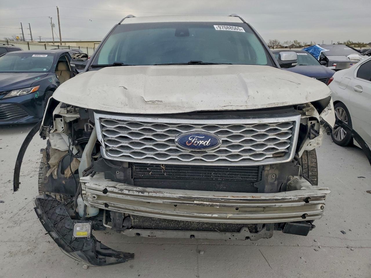 2016 FORD EXPLORER PLATINUM photo 9