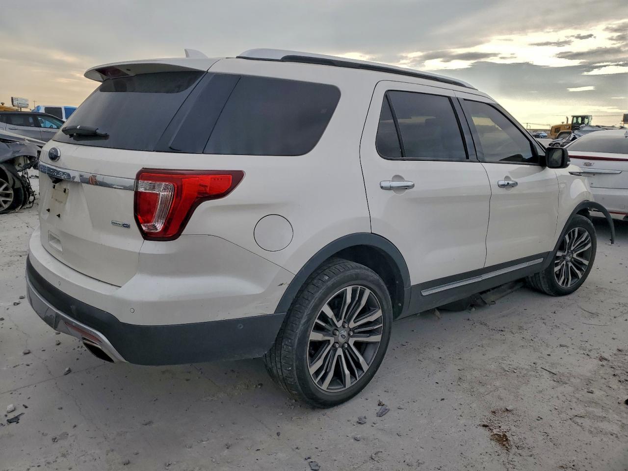 2016 FORD EXPLORER PLATINUM photo 5