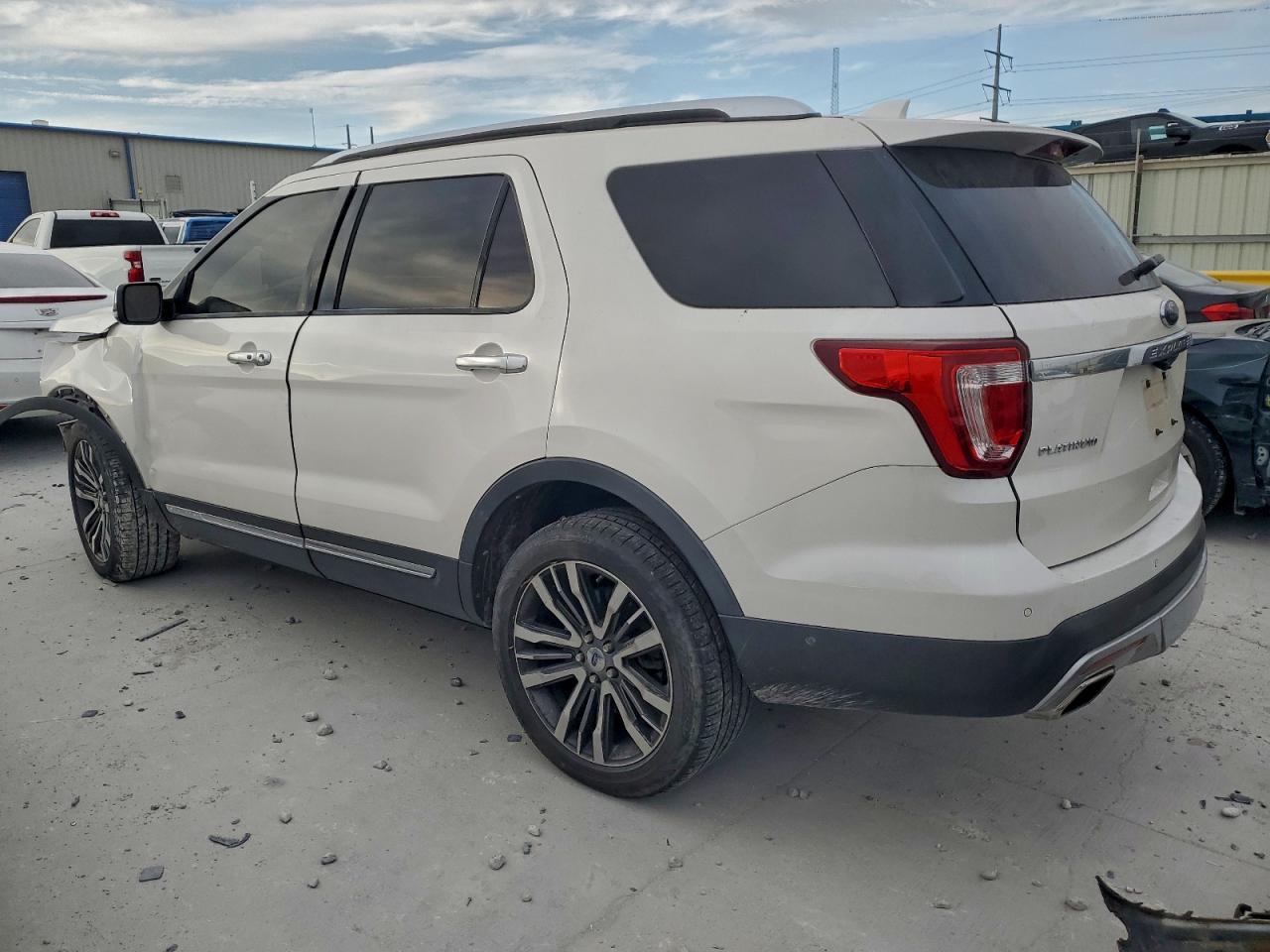 2016 FORD EXPLORER PLATINUM photo 3