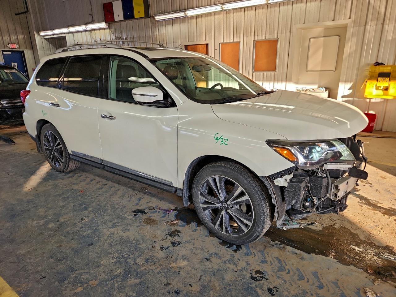 2017 NISSAN PATHFINDER S photo 4