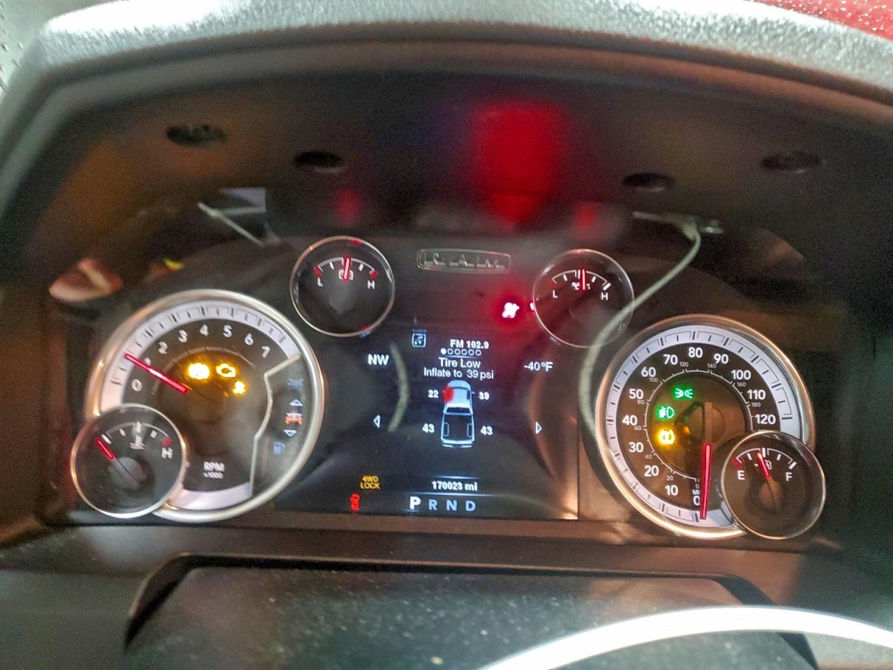 2014 RAM 1500 SLT photo 9